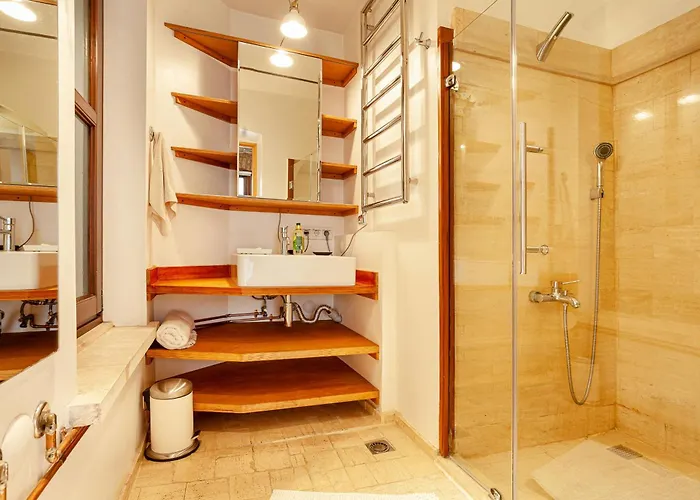 Alaattin Apartmán *